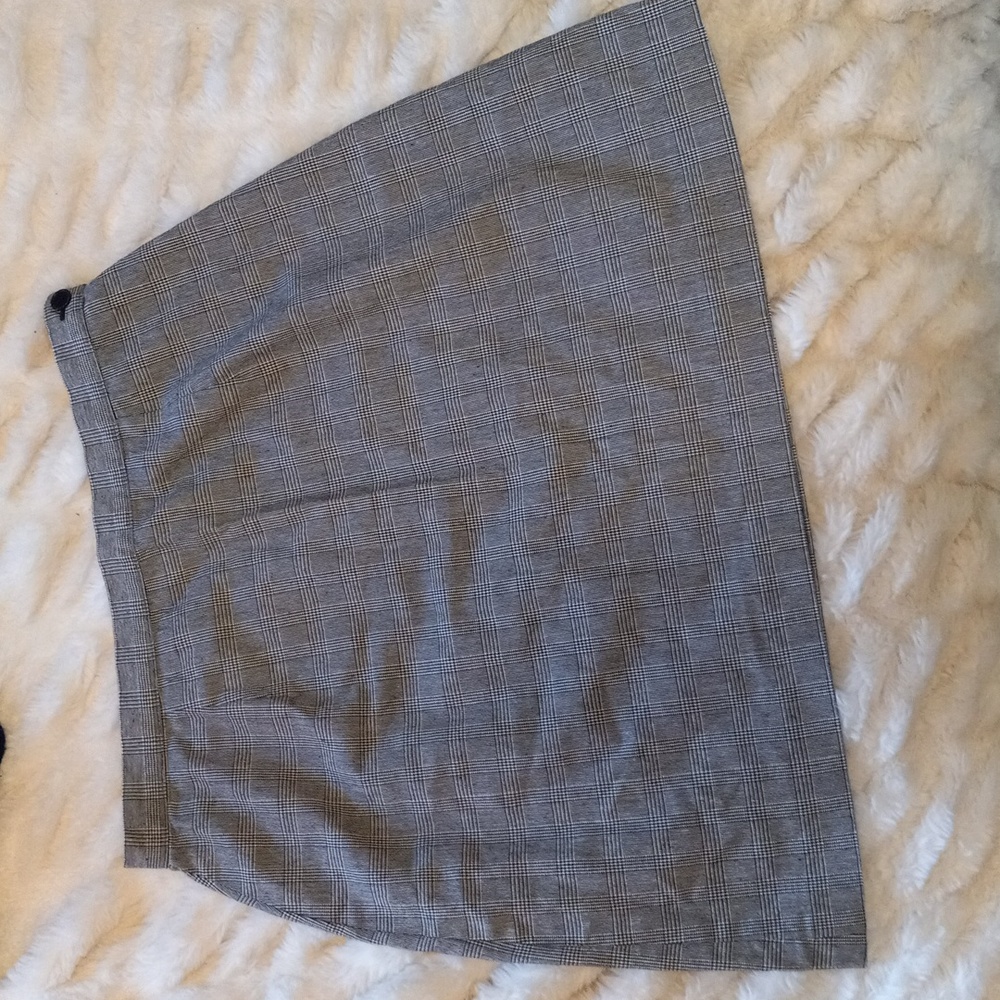 NWOT / THE LIMITED BRAND CHECKERD SKIRT sz10